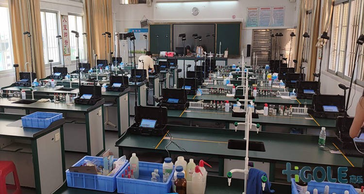 教育考試實驗室一體機