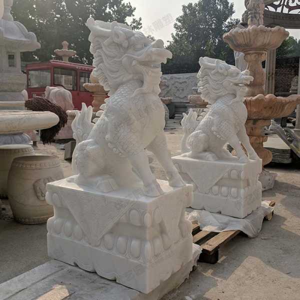 什么是傳統(tǒng)景觀中的藝術(shù)雕塑呢？